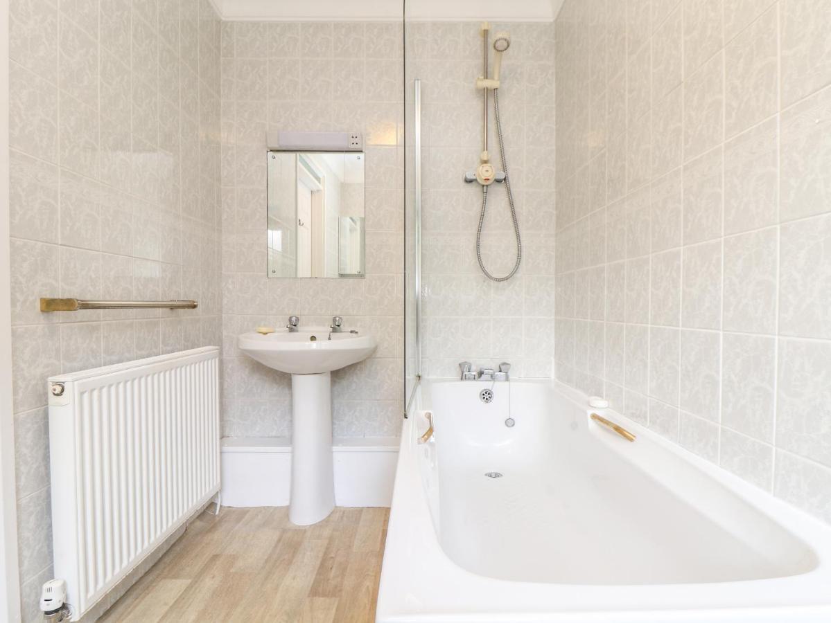 The Wesley Apartment Фалмут Экстерьер фото